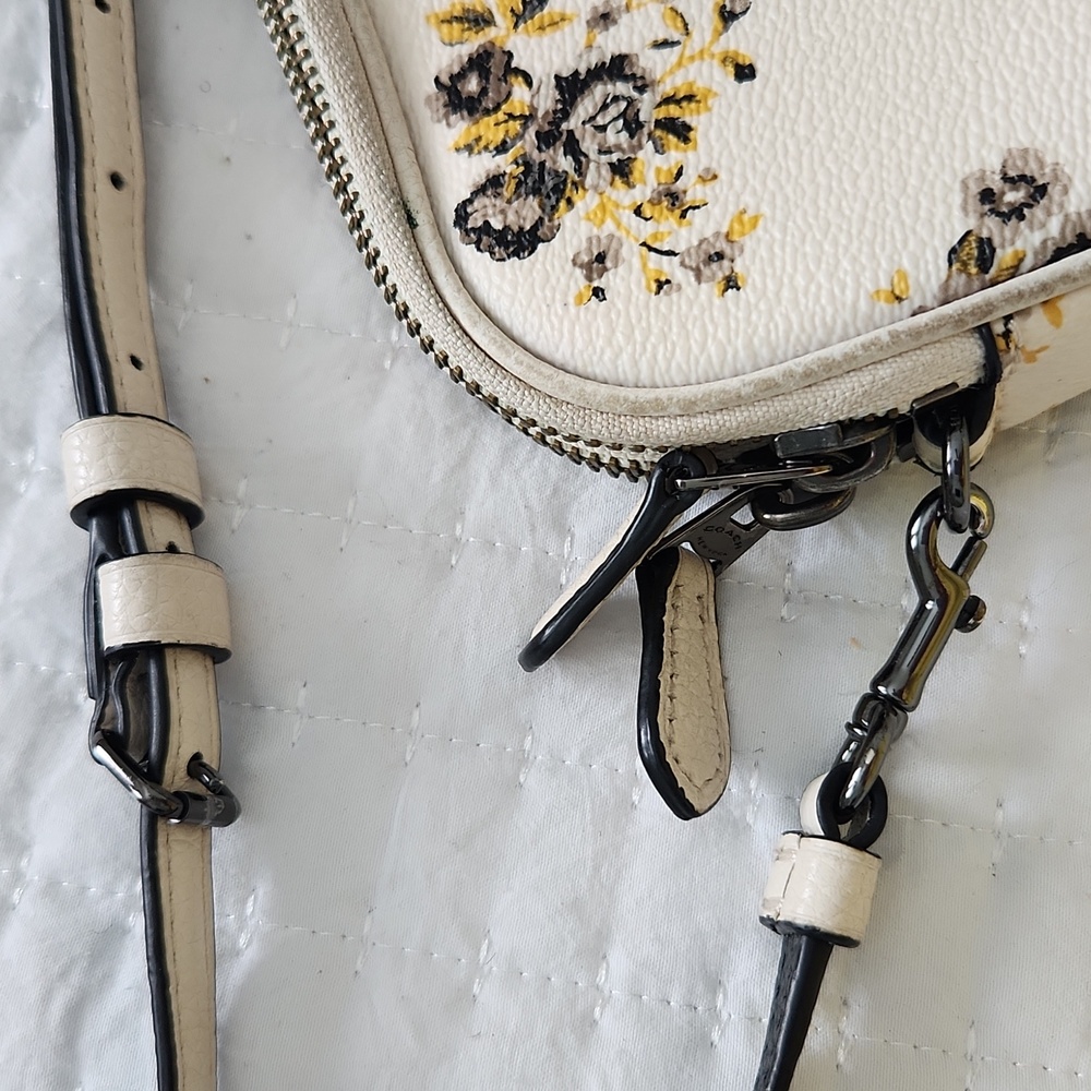 Coach Crossbody Clutch Bag - Picture 6 of 10